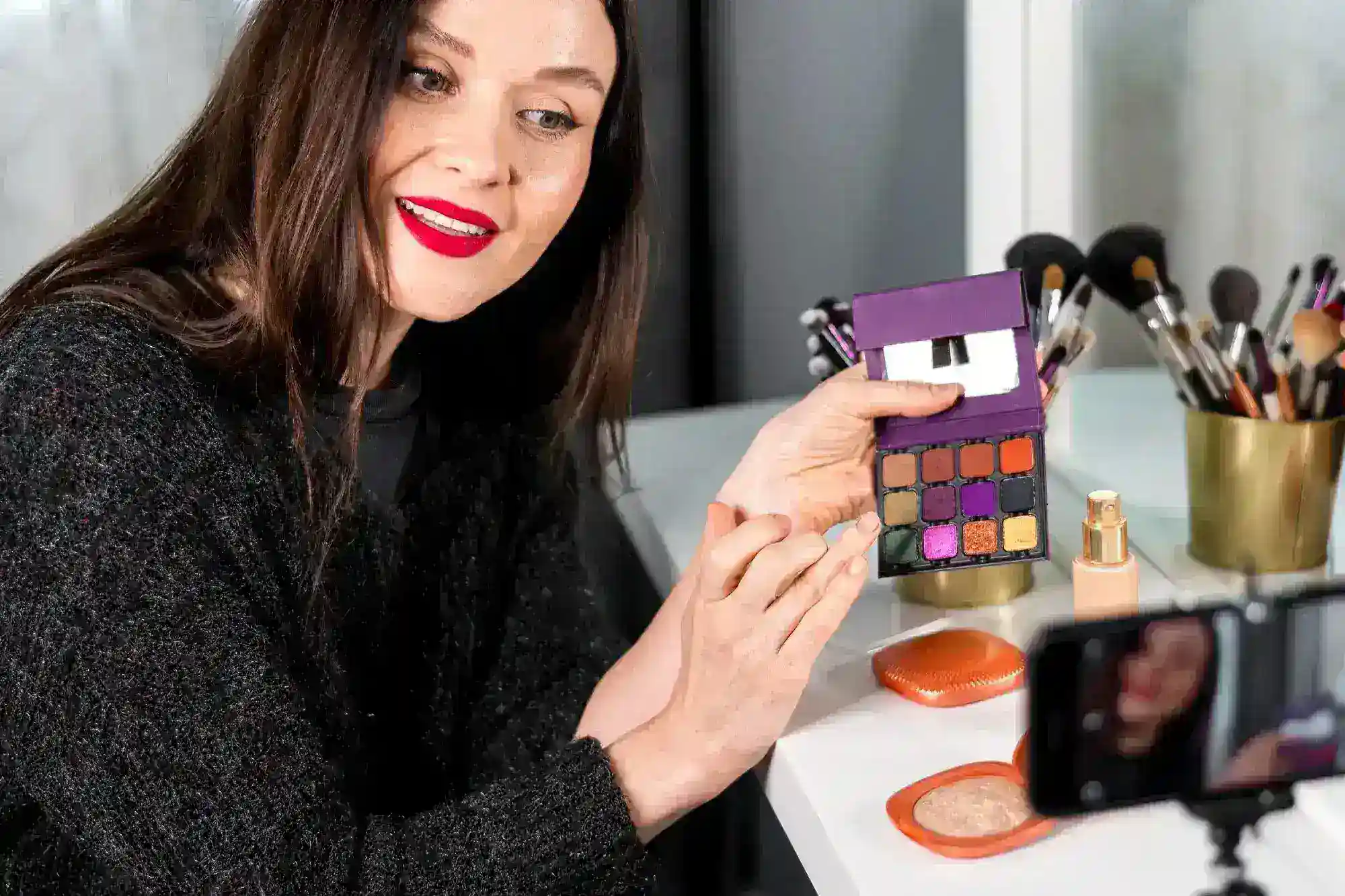 Creating makeup tutorials and reviews on YouTube: for beauty influencers